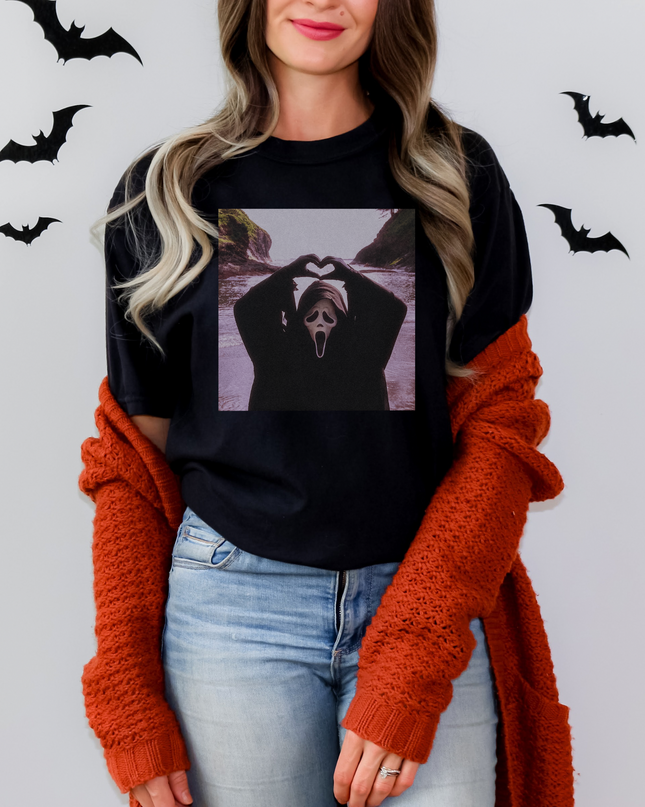 Scream Heart T-shirt, Unisex Tee, Vintage Style Shirt, Casual Everyday Wear, Perfect for Halloween, Horror Movie Lover Gift